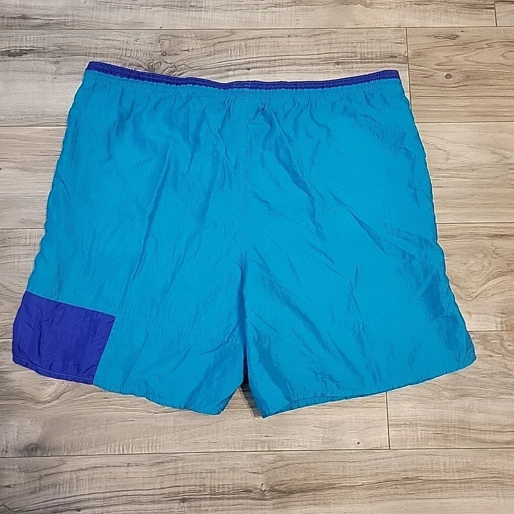 Umbro Shorts Mens Large Blue USA Nylon Made Athletic Gym Soccer Embroidery‎ VGT